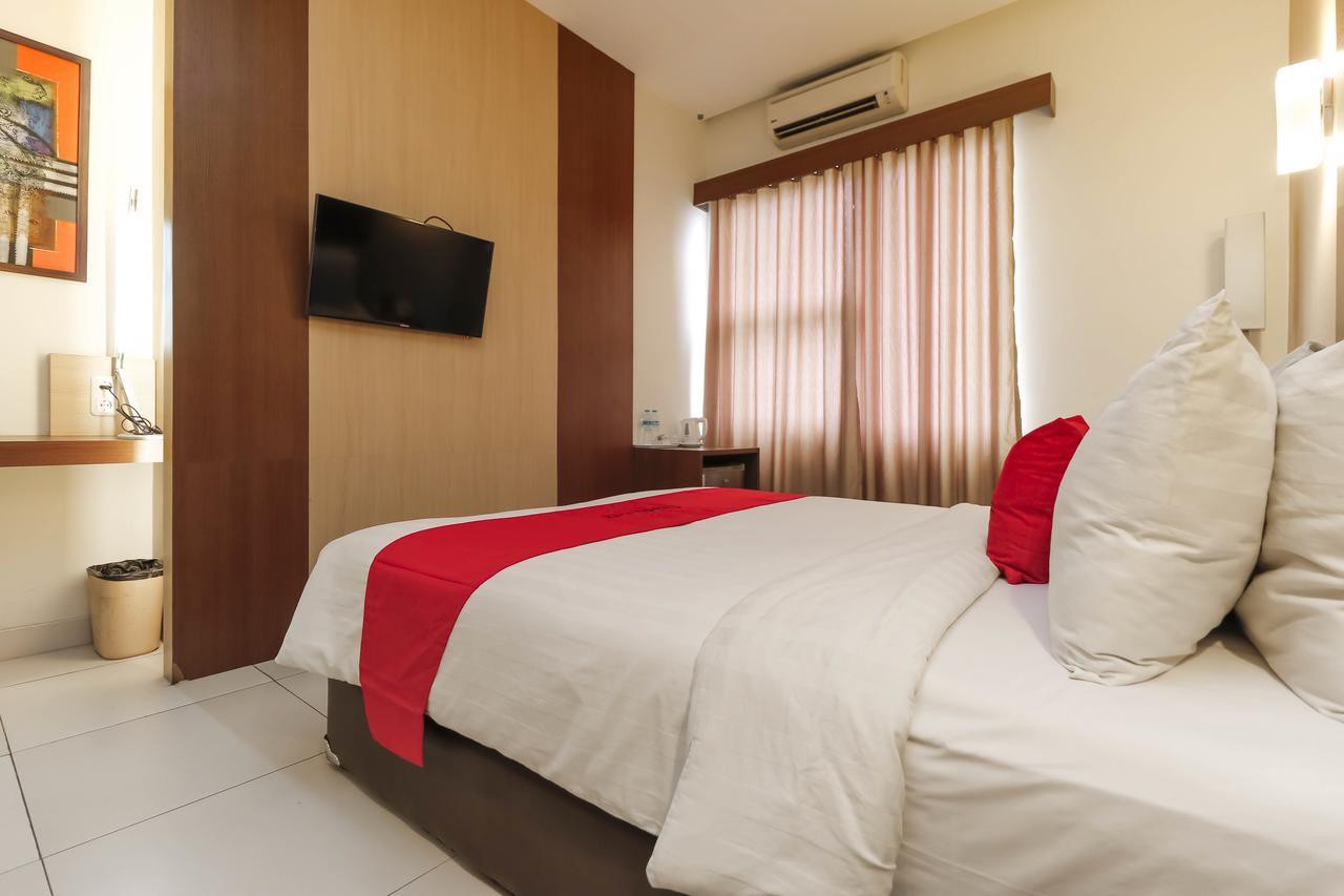 Reddoorz Near Roxy Hotel Jakarta Exterior foto