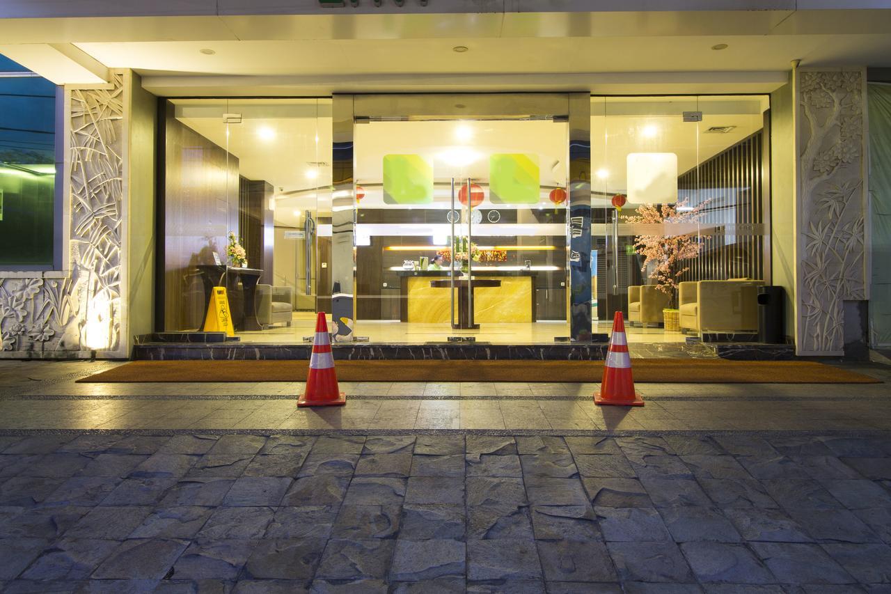 Reddoorz Near Roxy Hotel Jakarta Exterior foto