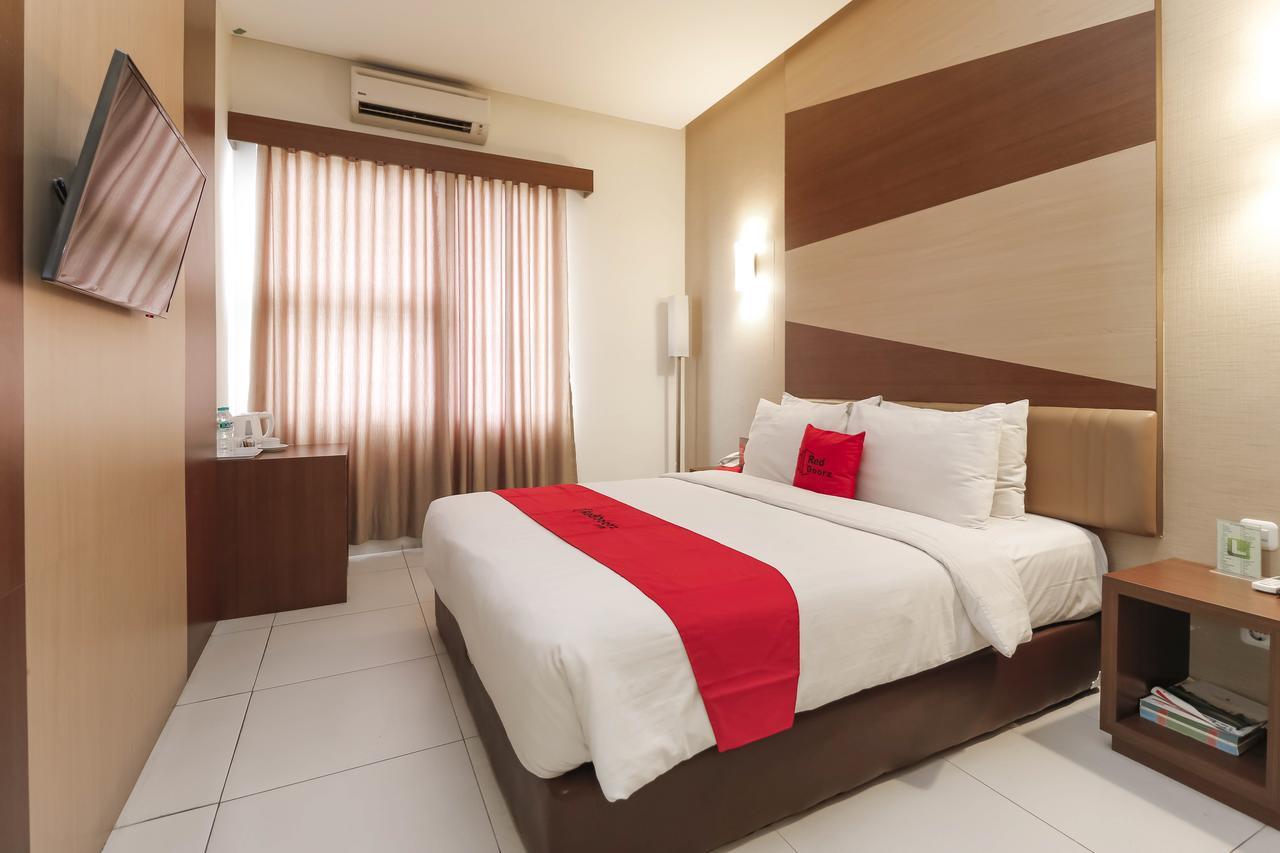 Reddoorz Near Roxy Hotel Jakarta Exterior foto