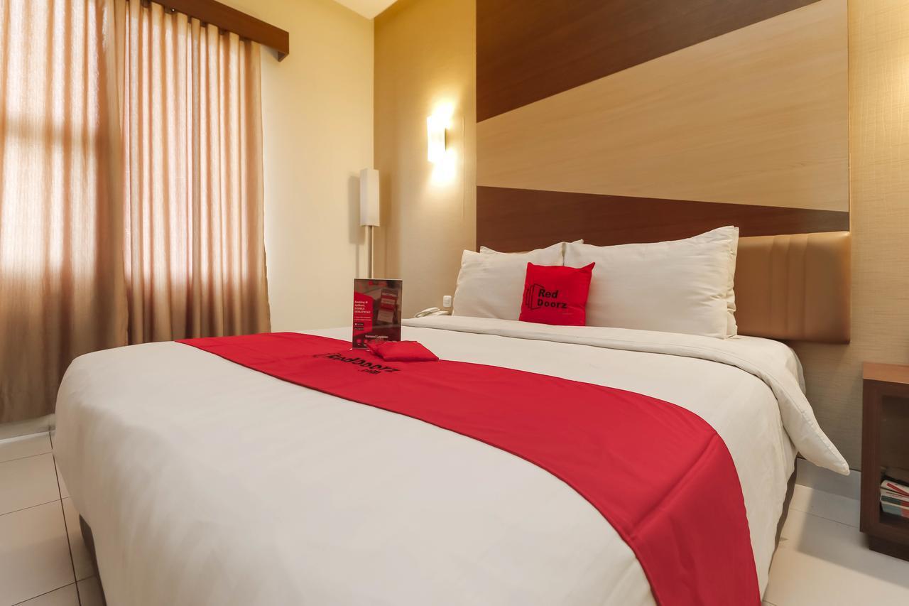 Reddoorz Near Roxy Hotel Jakarta Exterior foto
