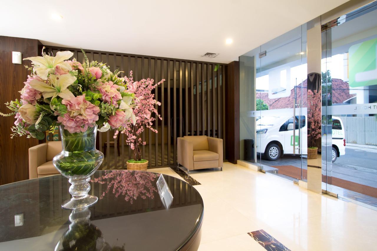 Reddoorz Near Roxy Hotel Jakarta Exterior foto