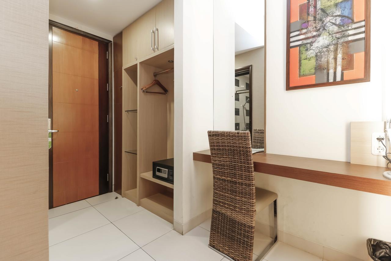 Reddoorz Near Roxy Hotel Jakarta Exterior foto
